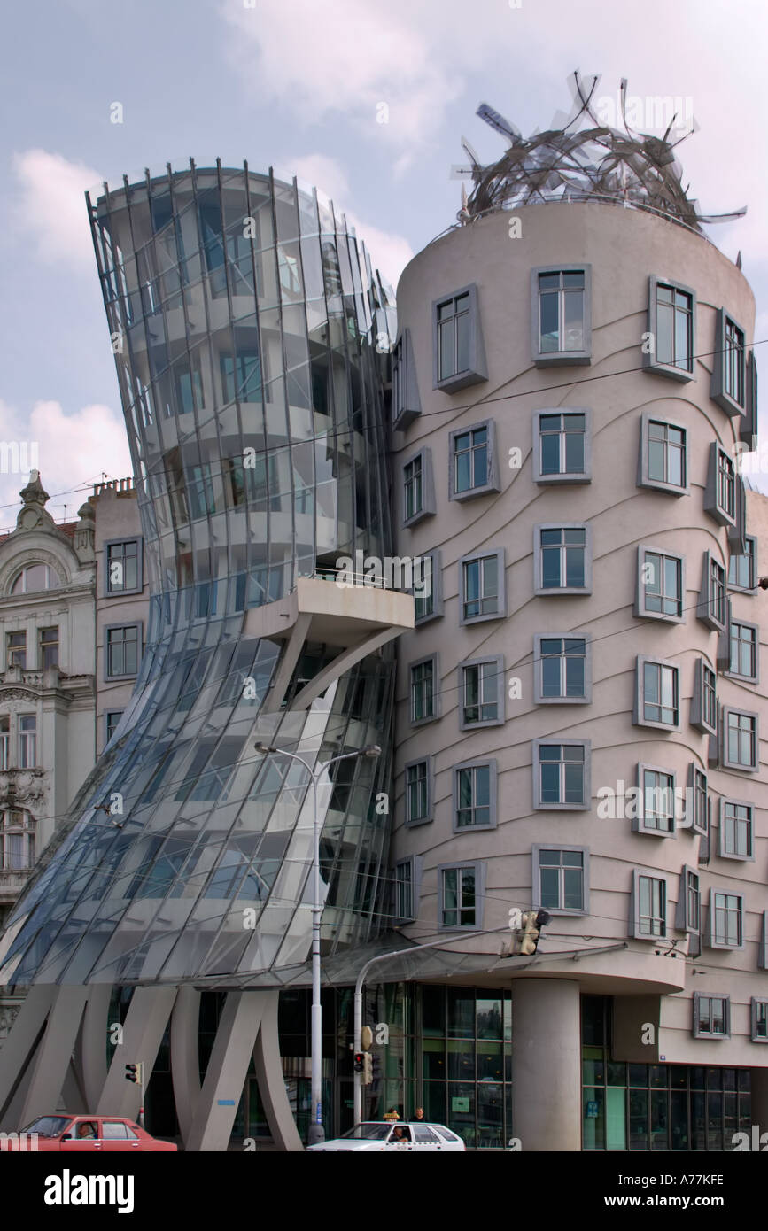 Tanecni Dum o Ginger e Fred ballare la costruzione di Praga Repubblica Ceca Foto Stock