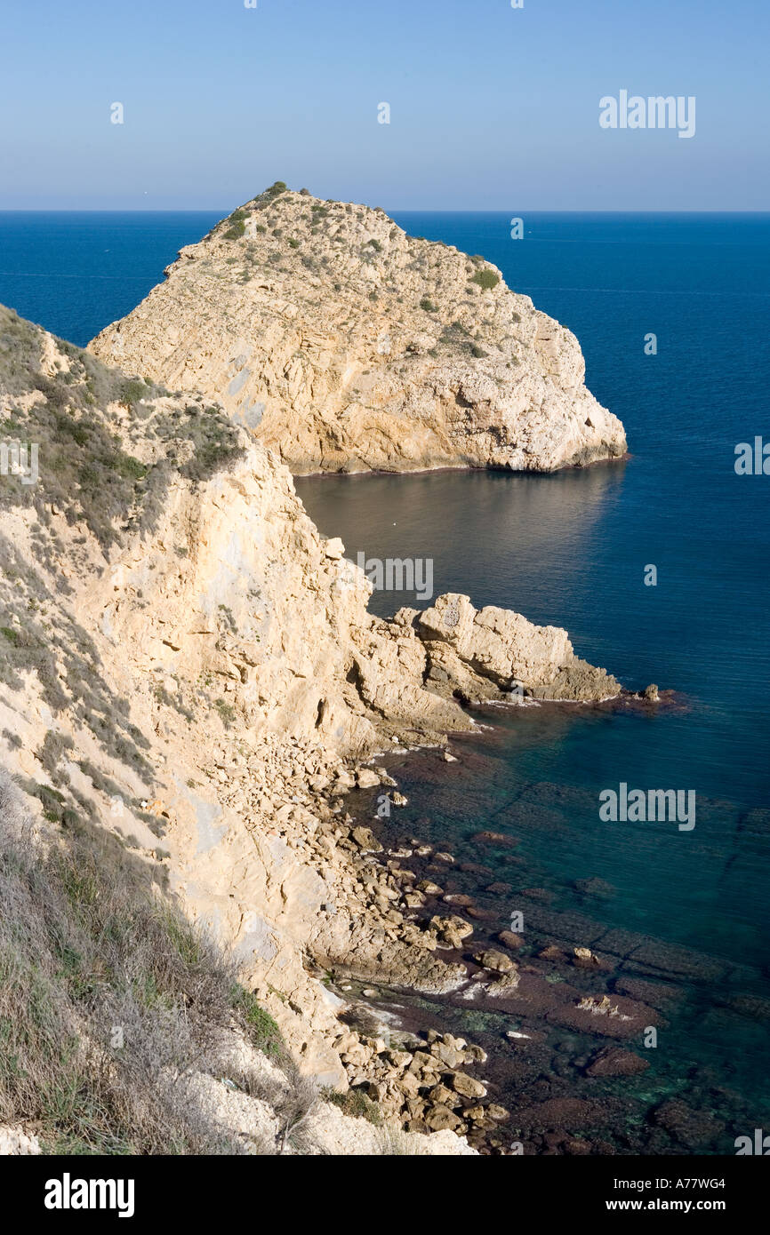 Spagna Costa Blanca, Alicante, Javea, costa rocciosa a Cap Prim Foto Stock