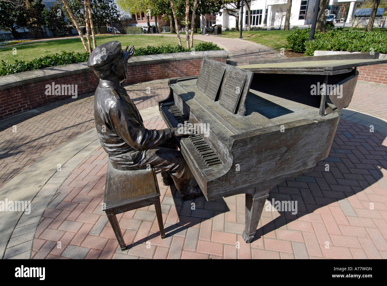 Owen Bradley statua a Music Row in Nashville Tennessee TN Tenn US STATI UNITI D'America Stati Uniti d'America American Music City Foto Stock