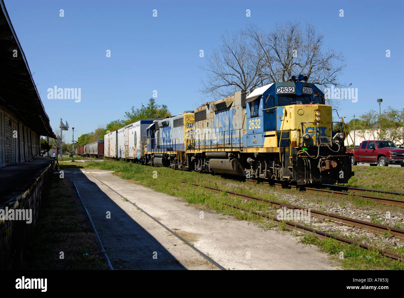 Treno merci in Lake Whales Central Florida FL FLA USA NOI Foto Stock