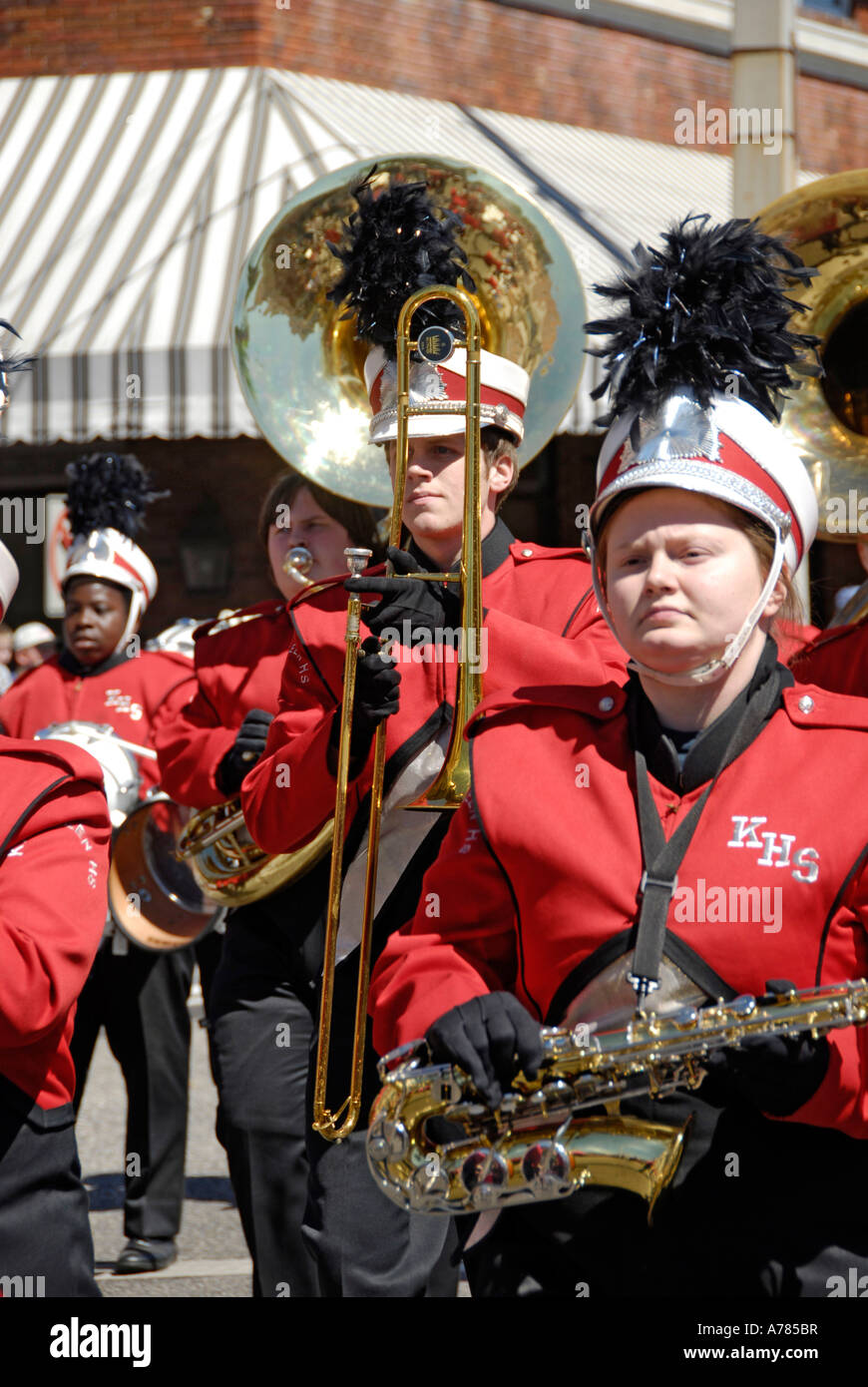 High School Marching Band partecipare al Festival di fragola Parade Plant City Florida FL FLA USA US Foto Stock