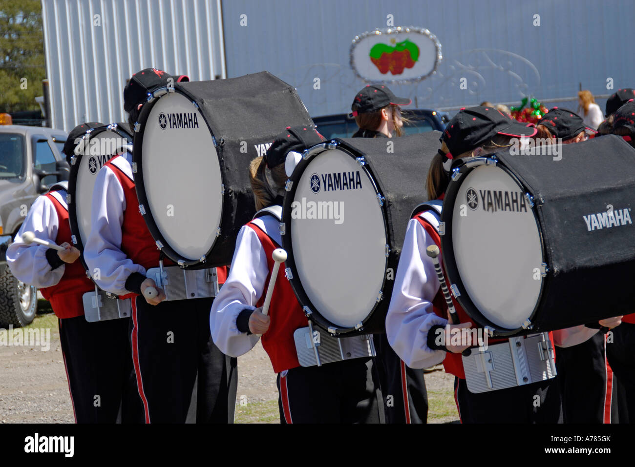 High School Marching Band partecipare al Festival di fragola Parade Plant City Florida FL FLA USA US Foto Stock
