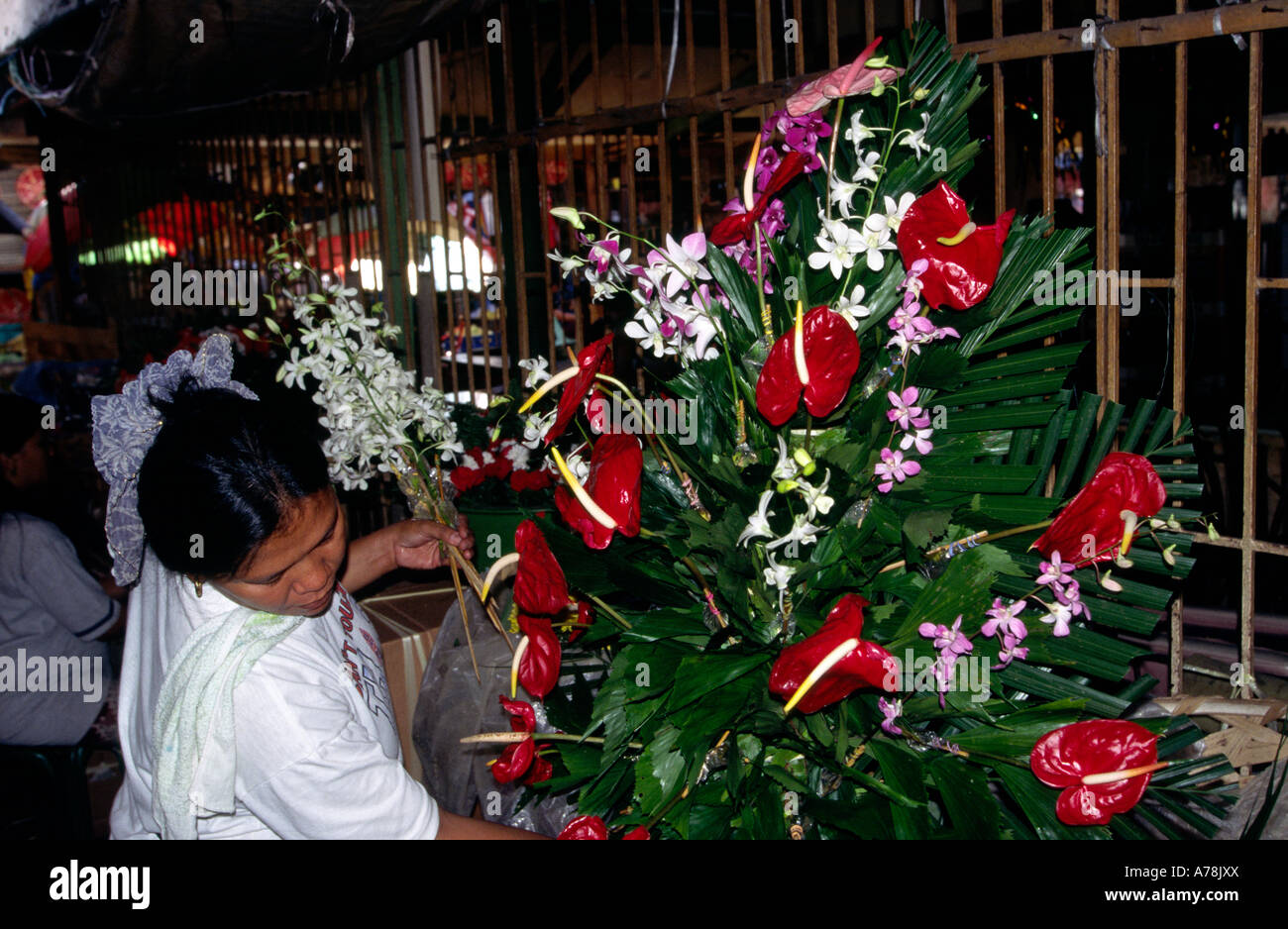 Filippine Cebu mercato del carbonio stallo di fiori Foto Stock