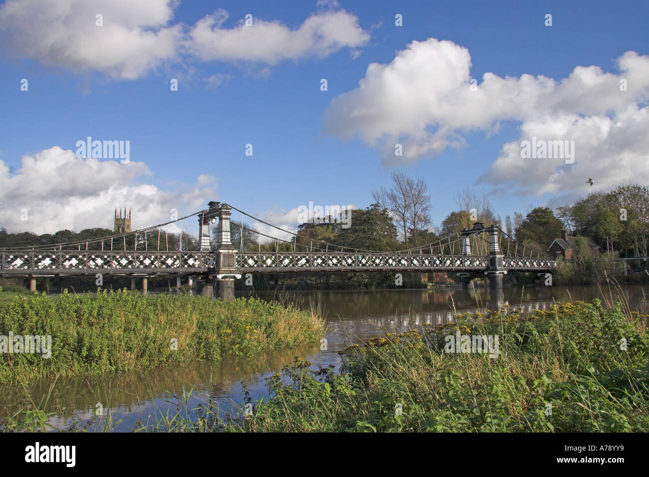 Il Traghetto Ponte sul Fiume Trent, Stapenhill, Burton upon Trent, Staffordshire, Inghilterra Foto Stock