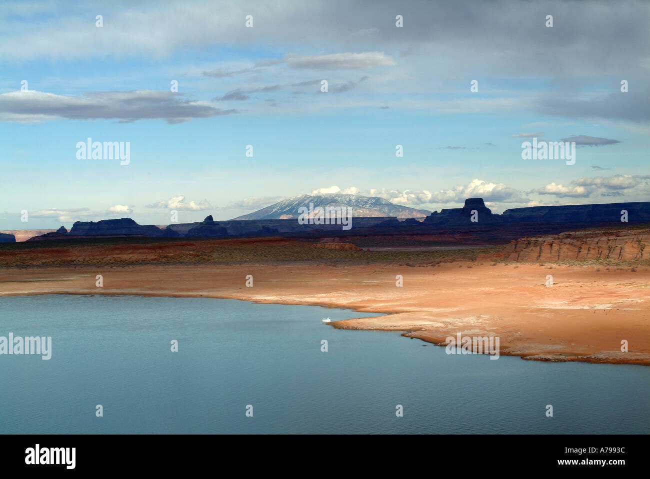 Navajo Mountain e il Lago Powell Arizona dal punto di vista Navajo Foto Stock