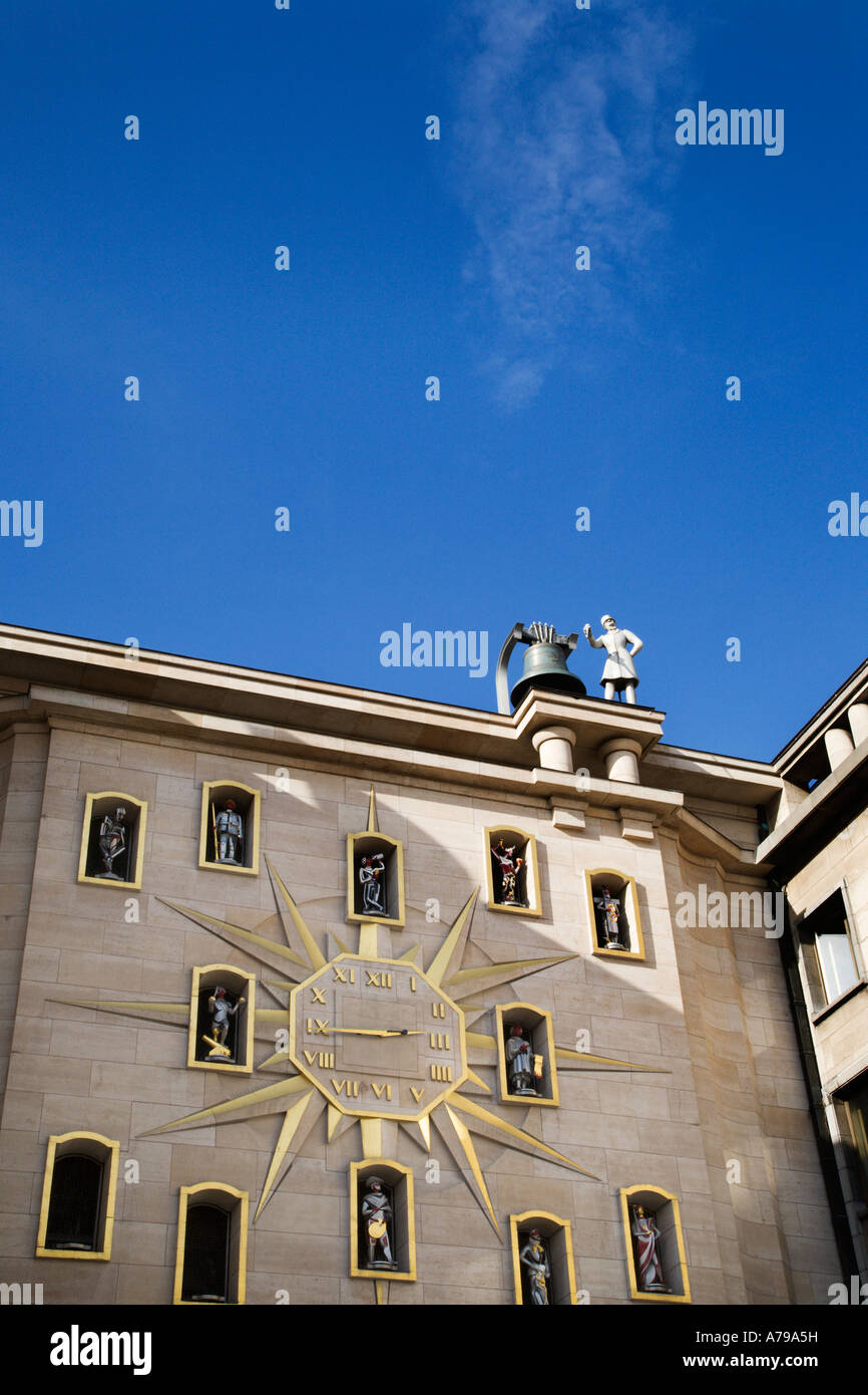 Orologio del Palais de la Dynastie a Mont des Arts Bruxelles Foto Stock