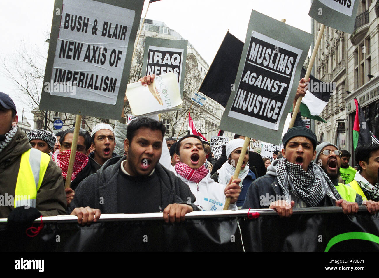 Dimostrazione organizzata da fermare la guerra coalizione a Londra per protestare contro la ripresa della guerra in Iraq, 15 Febbraio 2003 Foto Stock