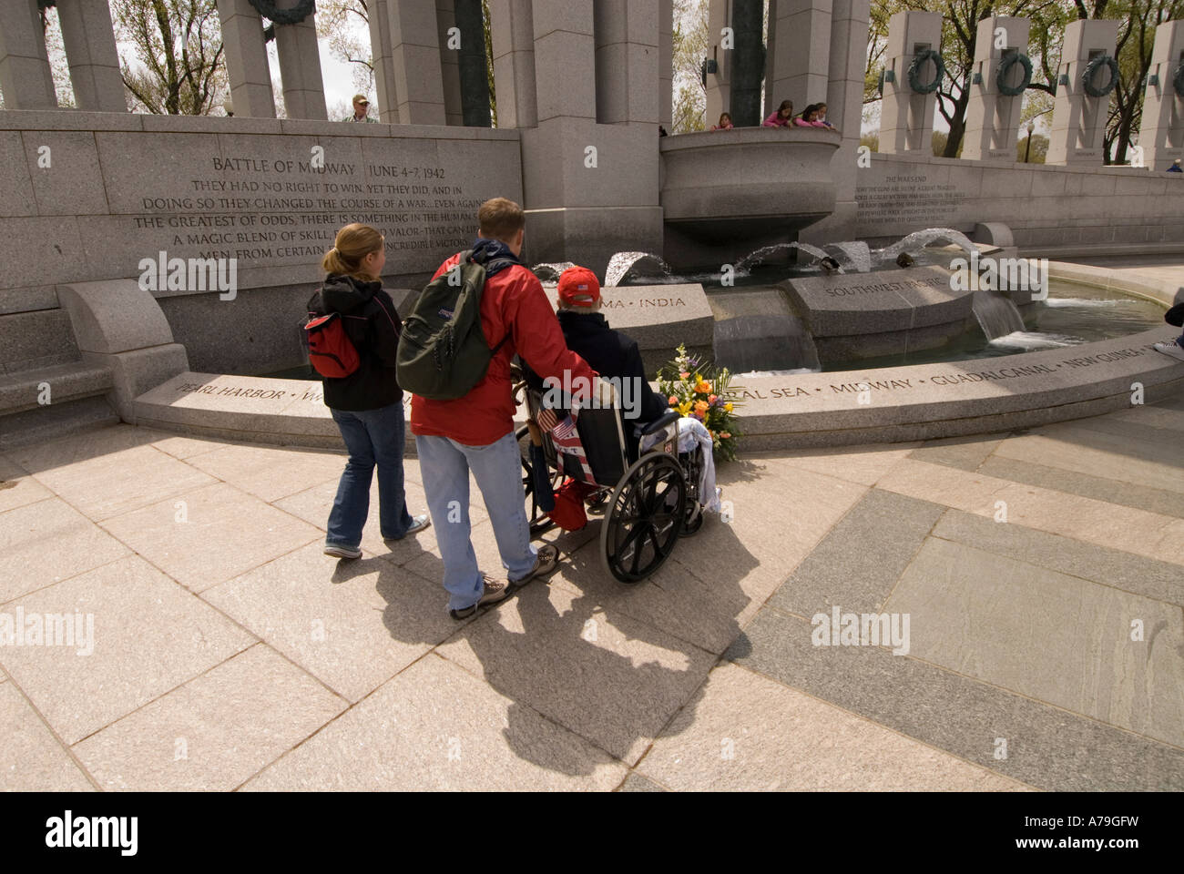 Washington DC National Memoriale della Seconda Guerra Mondiale che mostra pacifico e teatri europei con 4000 stelle uno per ogni 100 morti Foto Stock