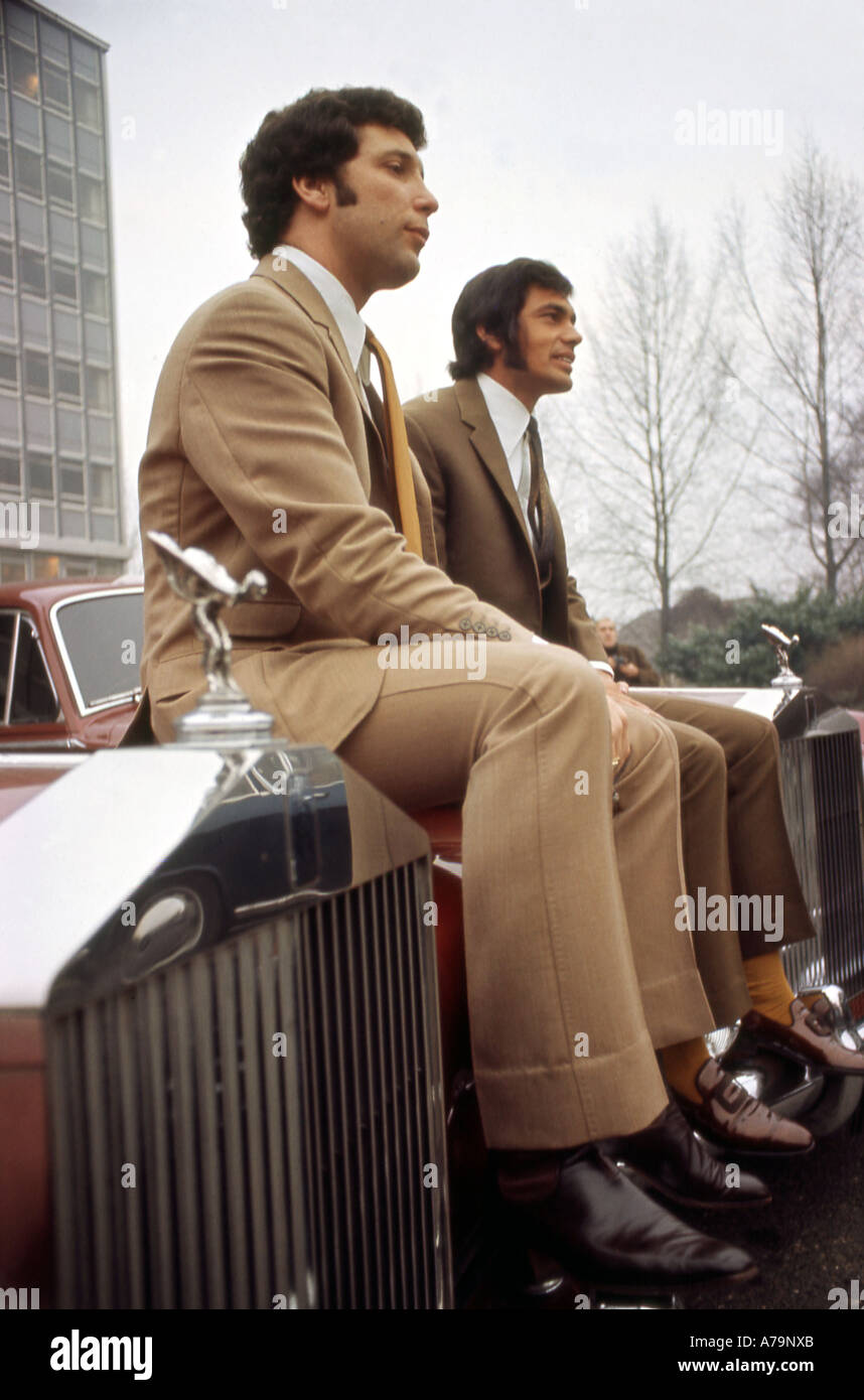 Tom JONES a sinistra con Engelbert Humperdinck nel febbraio 1969. Foto: Tony Gale Foto Stock