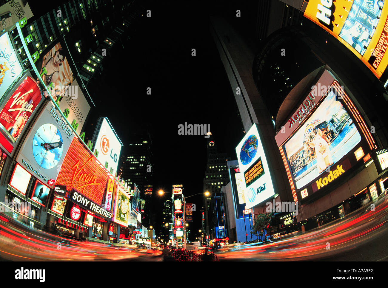 Times Square guardando a sud di Manhattan a New York Foto Stock