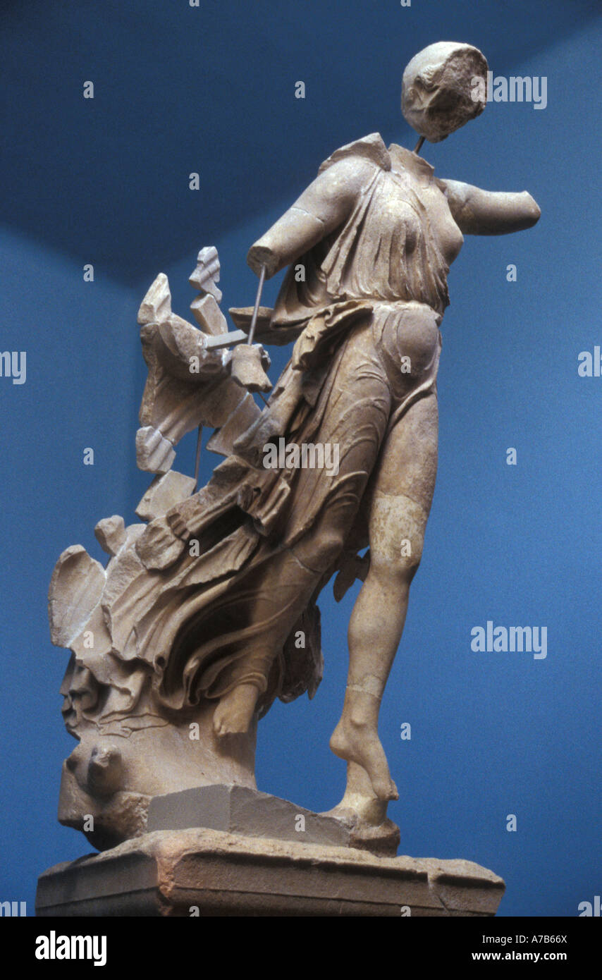 Grecia Olympia Museum, la scultura della Nike (vittoria di Paionios Foto  stock - Alamy