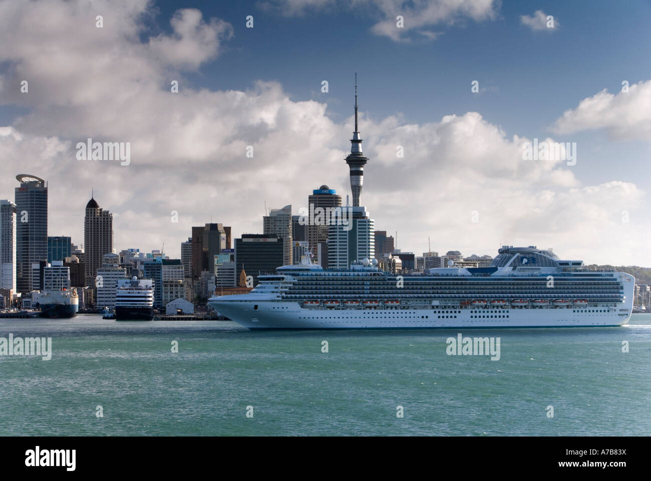 Il Statendam e Sapphire Princess Navi da Crociera ormeggiato a Auckland Nuova Zelanda Venerdì 16 Febbraio 2007 Foto Stock