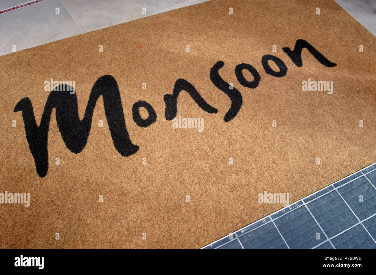 Negozio di monsone ingresso, Gran Bretagna REGNO UNITO Foto Stock