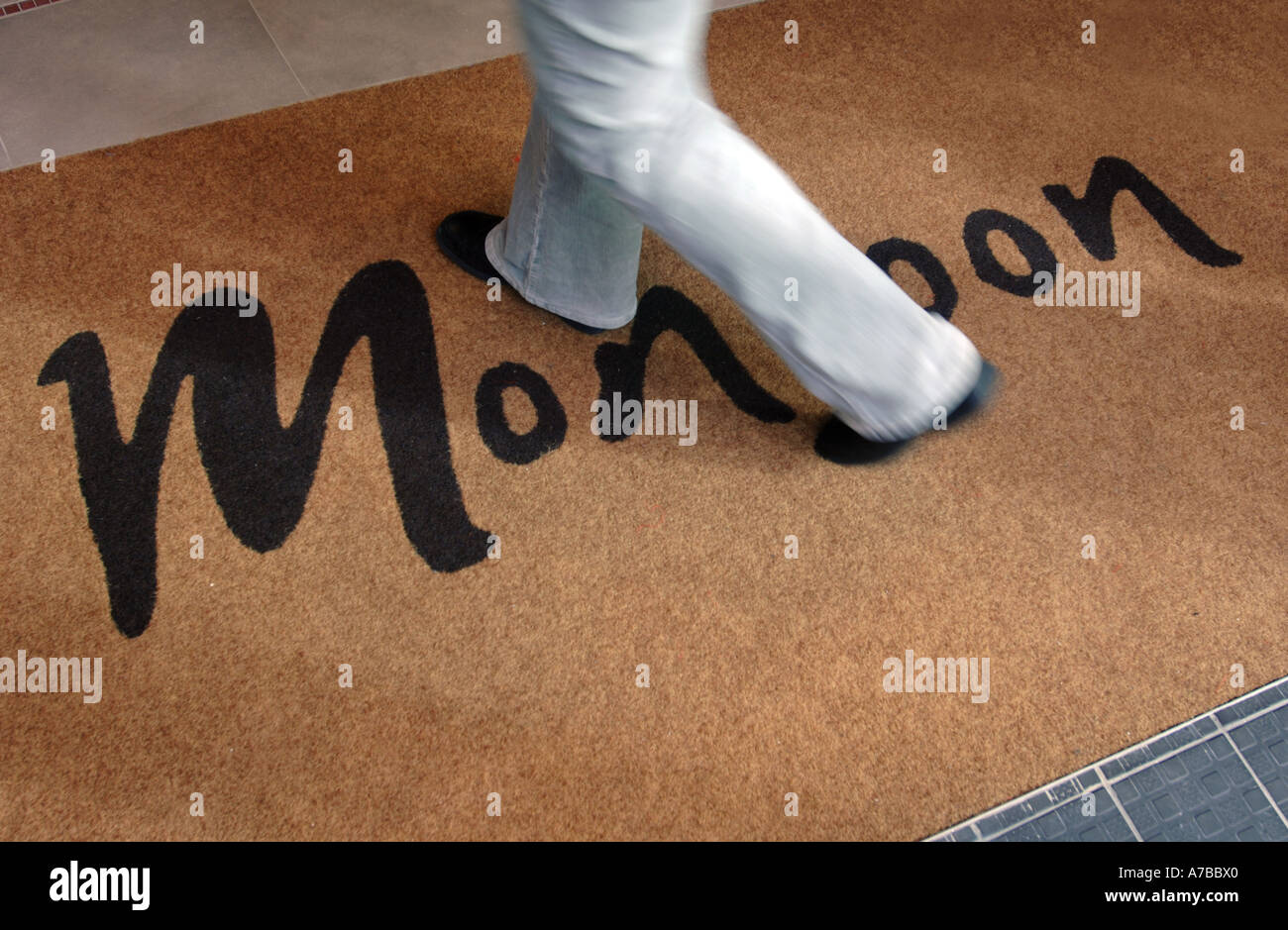 Negozio di monsone ingresso, Gran Bretagna REGNO UNITO Foto Stock