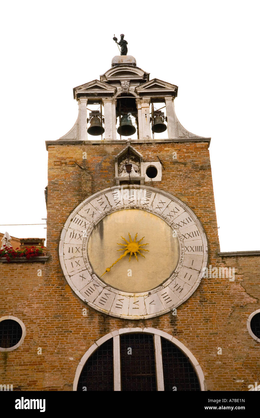 Orologio sul Municipio di Venezia Isola di Murano caratteristiche numeri romani Foto Stock