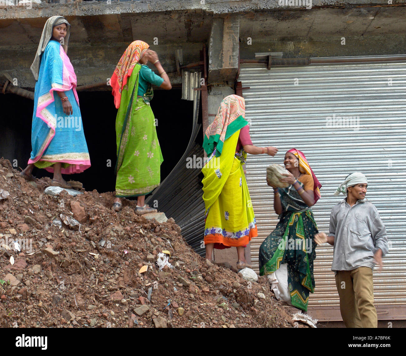 Donne lavoratori edili a mcleod ganj Foto Stock