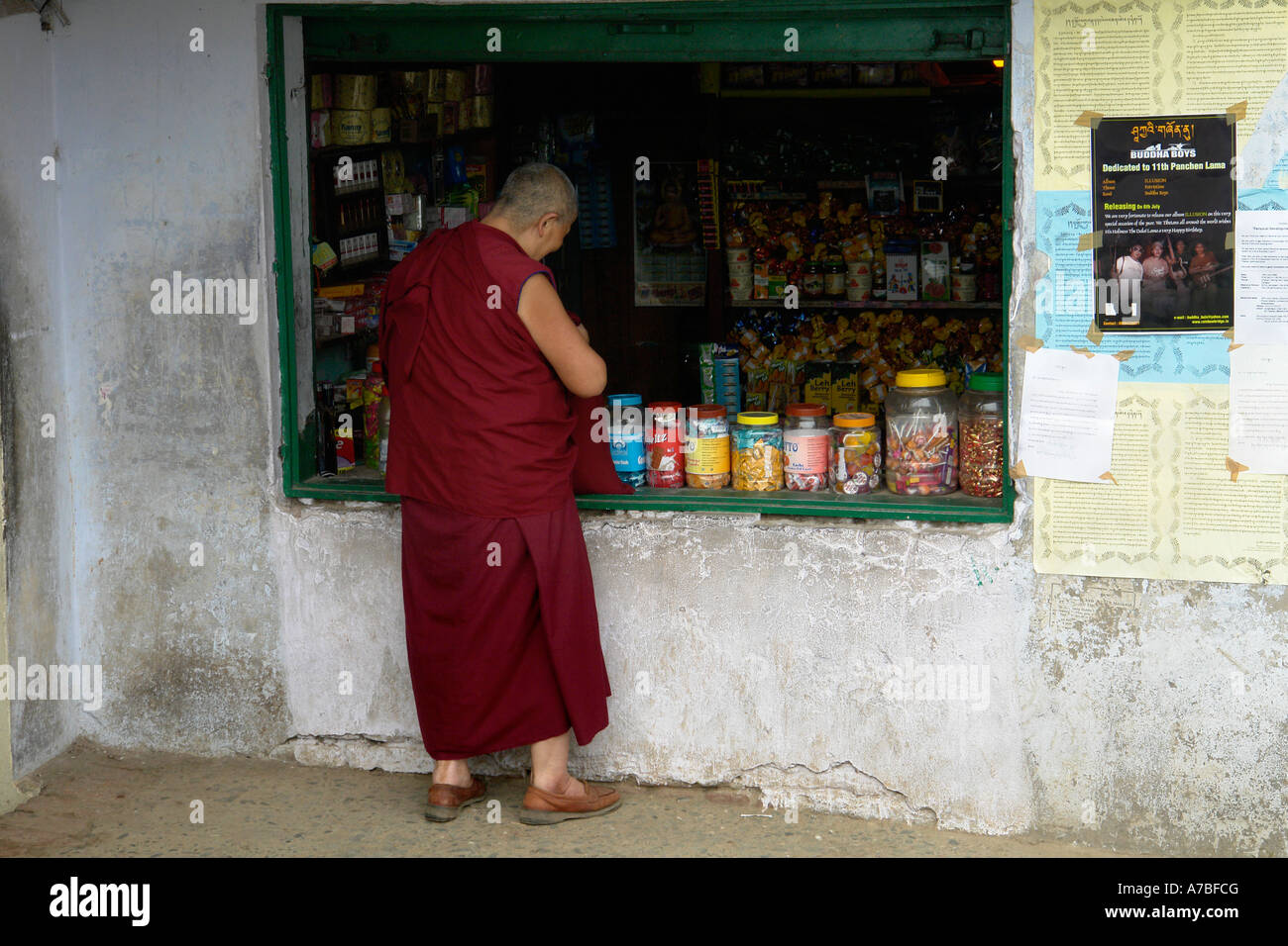 Monaco in stallo alimentare mcleod ganj Foto Stock