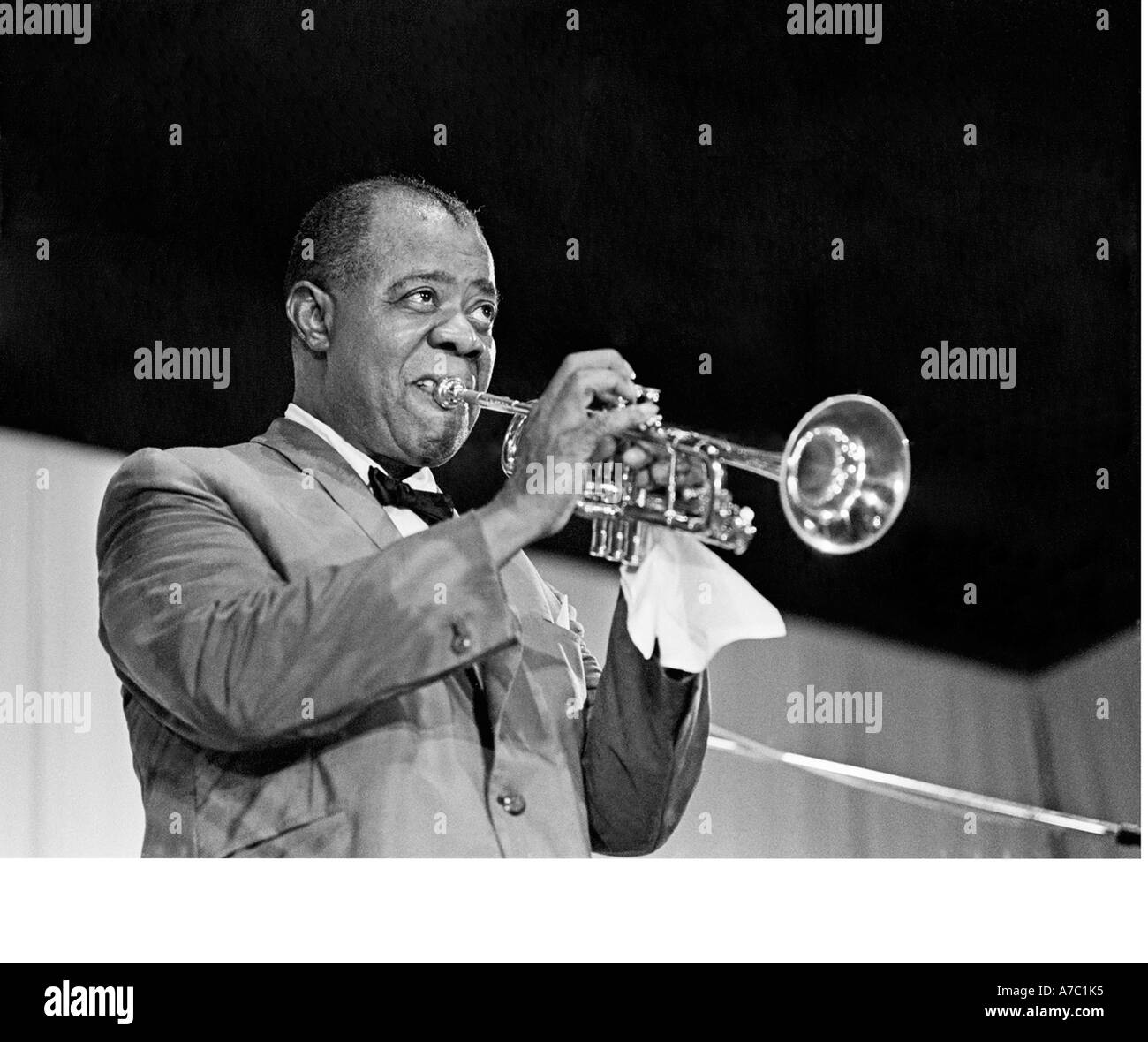 Louis Armstrong , Satchmo si brucia la sua tromba a Antibes Jazz Festival Foto Stock