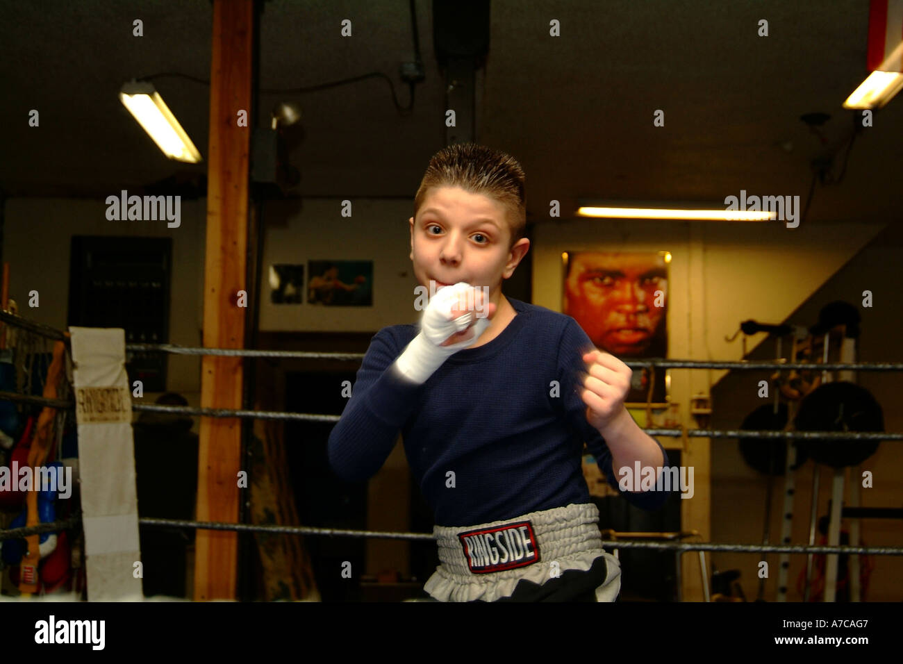 Bambino boxer 9 10 11 anni Foto Stock