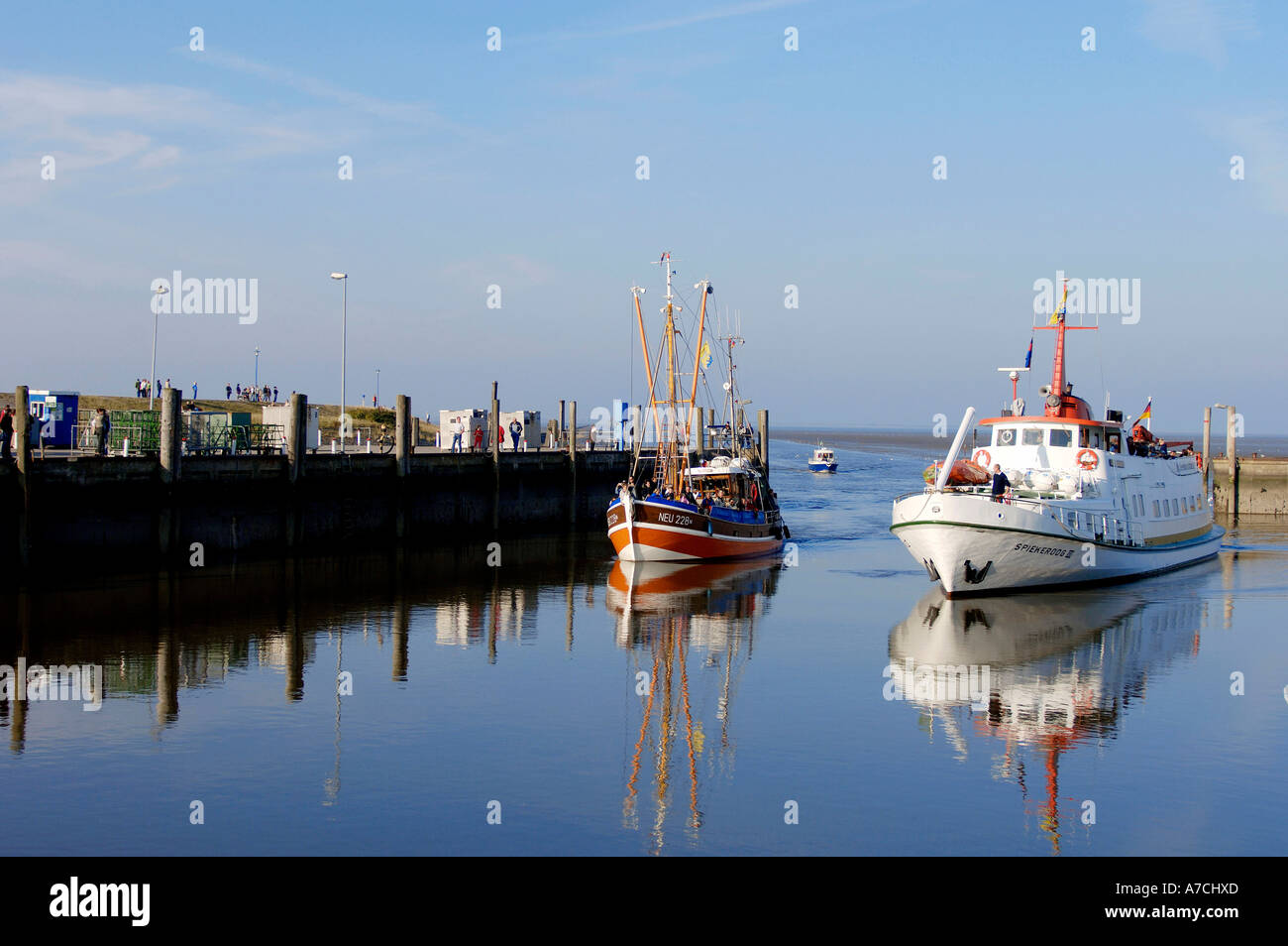 Nave traghetto Neuharlingersiel Foto Stock