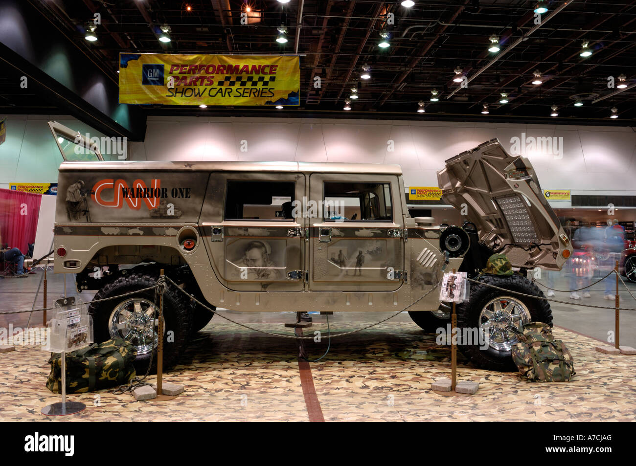 Custom CNN Hummer H1 Warrior uno del 2007 a Detroit Autorama hot rod show Foto Stock