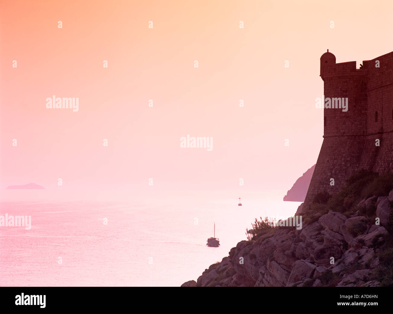 Città vecchia, il muro della città, il Mare Adriatico, Tramonto Foto Stock