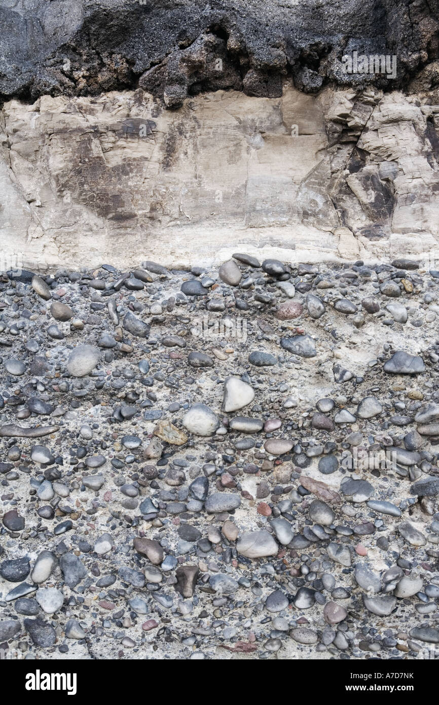 Strati di roccia sedimentaria nel centro di Oregon USA Foto Stock