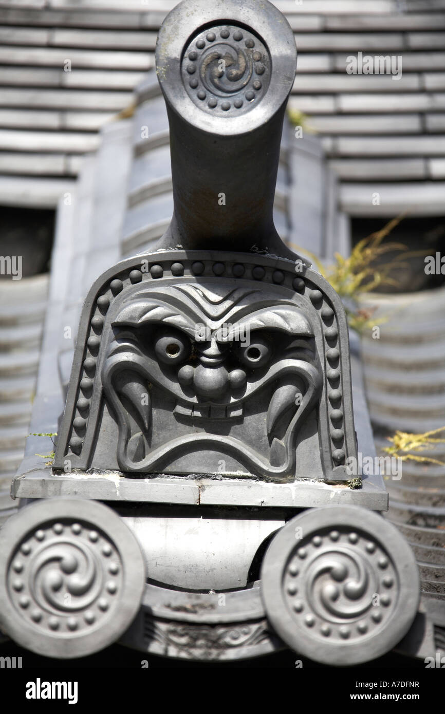 Hongawara decorativo tetto dettaglio di piastrelle con la faccia in tempio di Nanzenji città di Kyoto in Giappone Asia storico edificio tradizionale Foto Stock