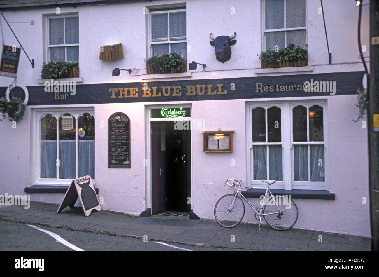 Europa Irlanda Kerry Ring of Kerry Sneem Blue Bull Pub Foto Stock