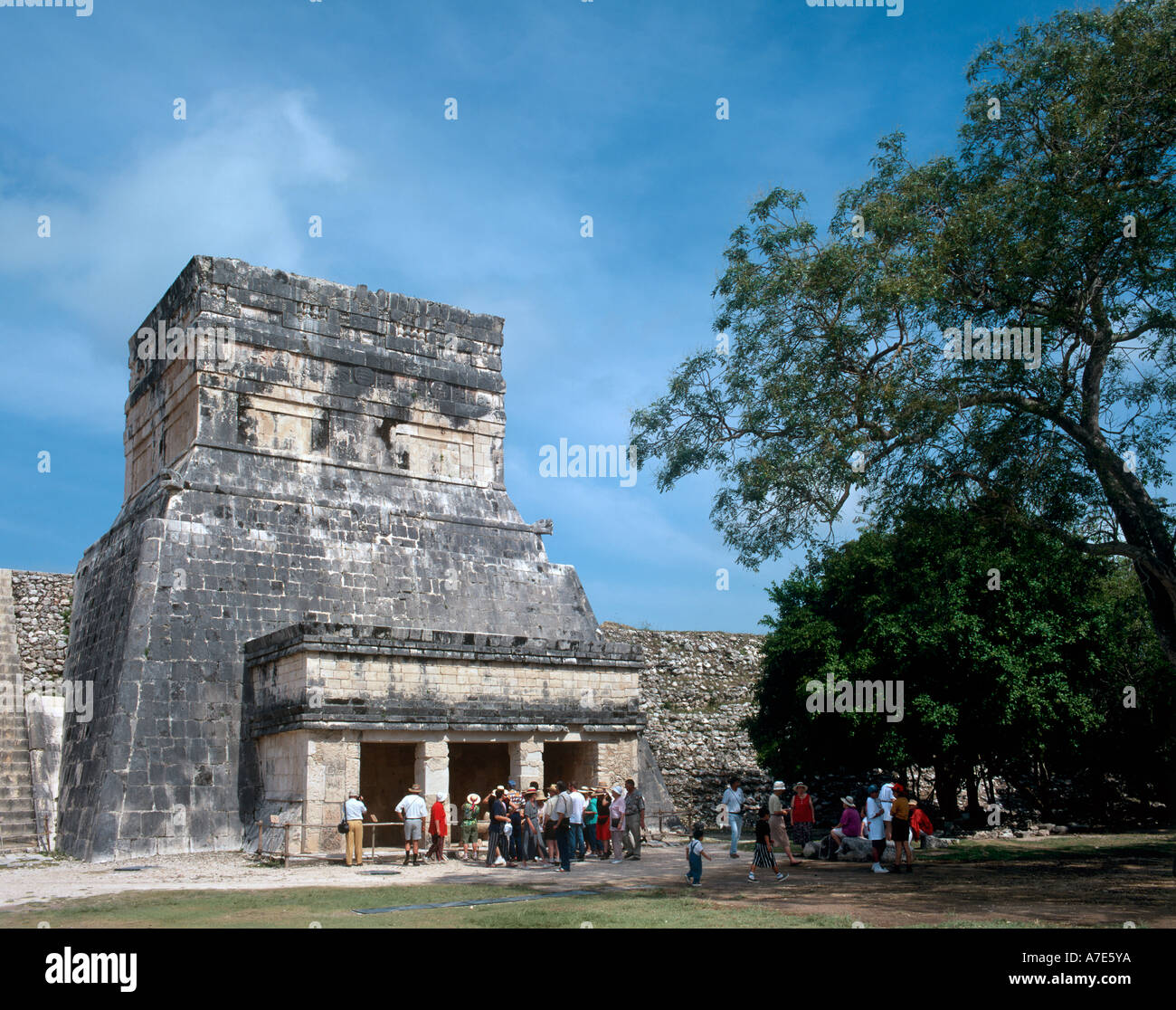 Tempio dei giaguari e Allegato, rovine Maya, Chichen Itza, la penisola dello Yucatan, Messico Foto Stock