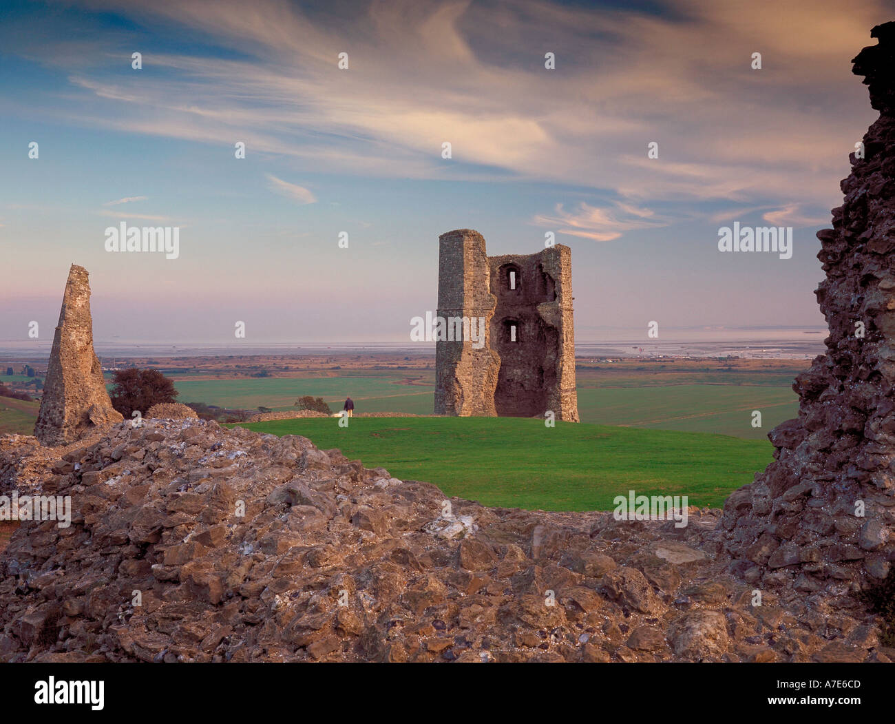 Rovine del Castello di Hadleigh accanto al Fiume Tamigi Essex East Anglia England Regno Unito Foto Stock