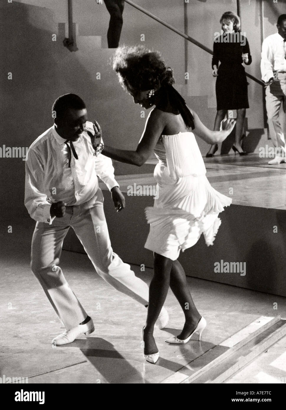 Ballerini facendo il tortuoso su una TV americana Foto Stock