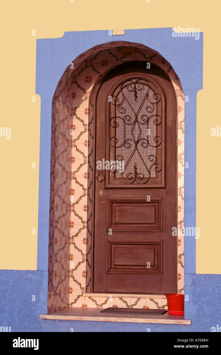 Parete azulejo e piastrellate della porta d'ingresso Raposeira Algarve Portogallo Europa Foto Stock