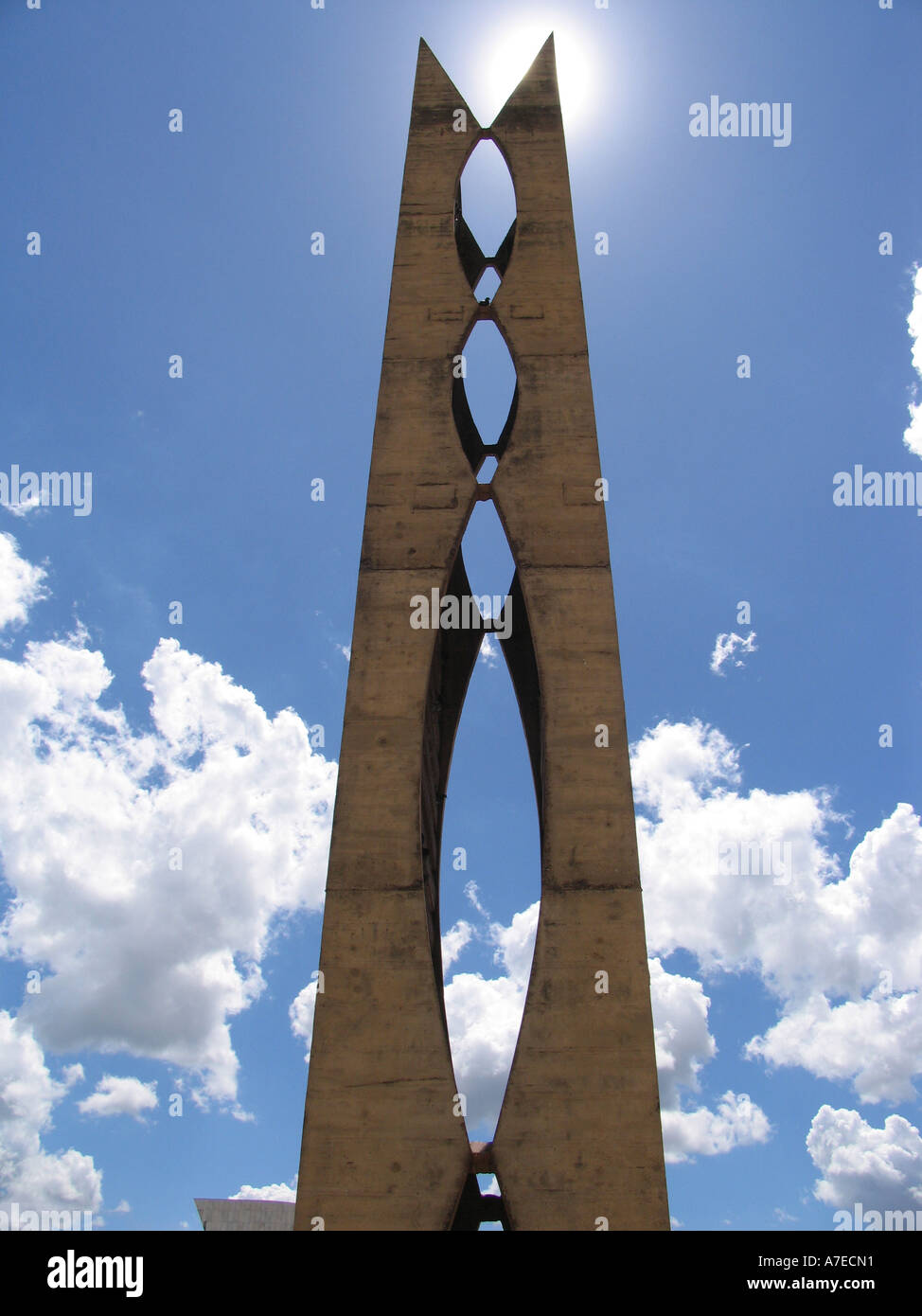 Il brasiliano gigantesco totem davanti alla Corte Suprema di Brasilia-BR Foto Stock