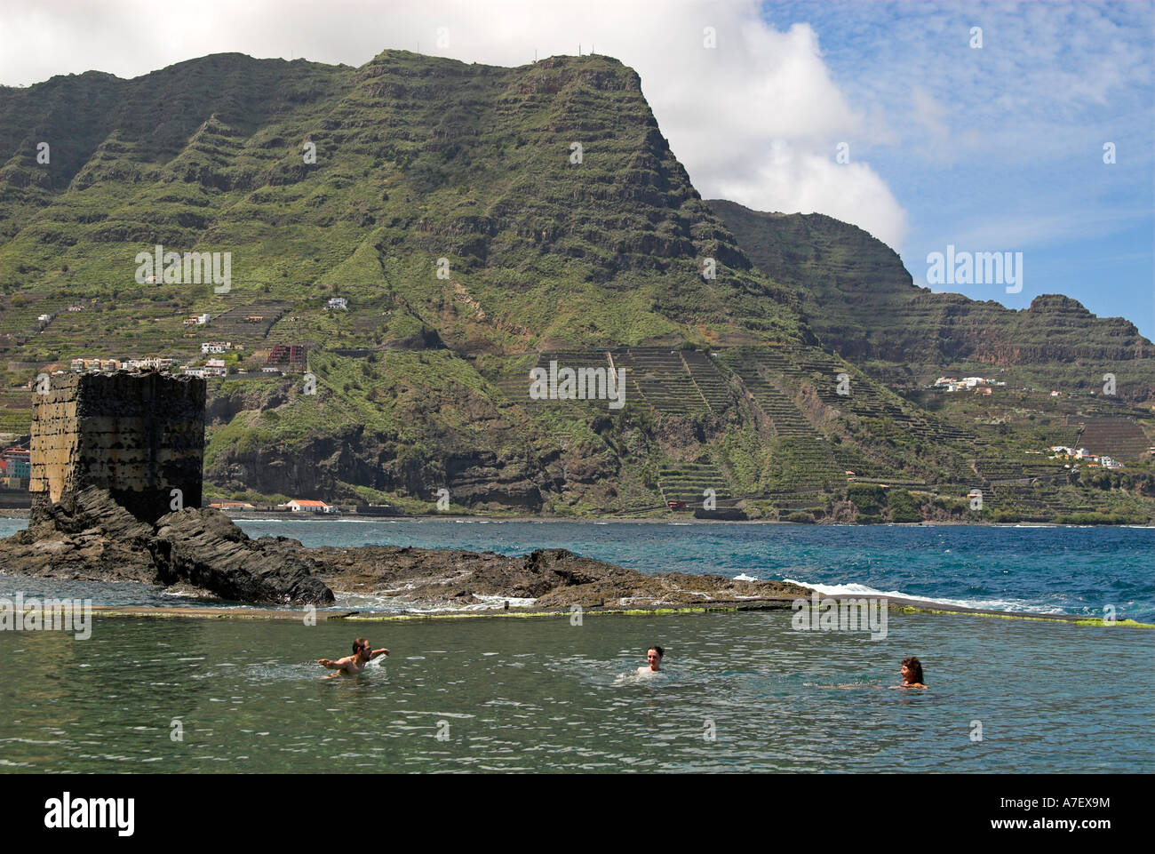 La piscina di acqua di mare alla costa di Hermigua, isola di La Gomera, isole Canarie, Spagna, Europa Foto Stock