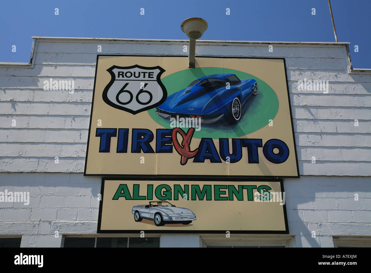 Cenni storici in un garage vicino alla route 66, Illinois, Stati Uniti d'America Foto Stock