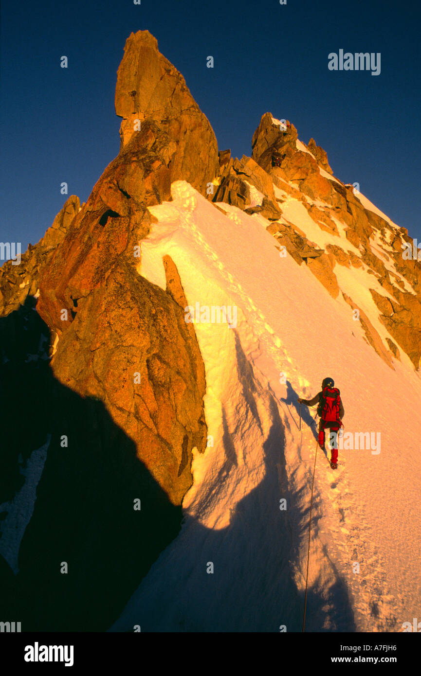 Alba Forbes arete Aiguille de Chardonnet sulle Alpi francesi Foto Stock