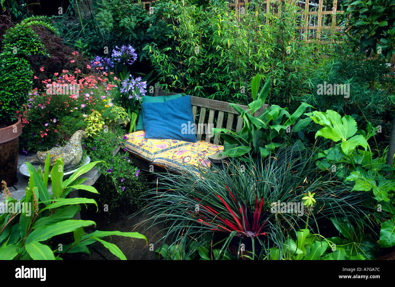 Patio giardino di piante da banco design Foto Stock