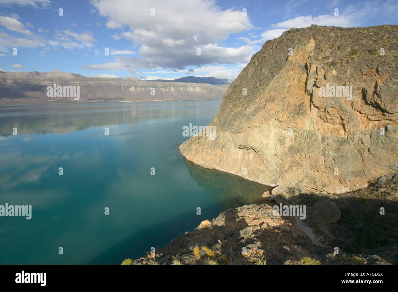 Una vista del Lago Posadas sul bordo delle Ande nr Bajo Caracoles Patagonia Argentina Foto Stock