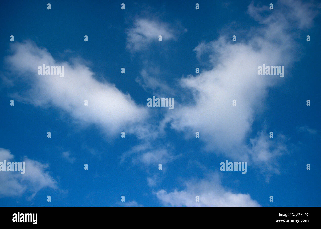 Cumulus fractus nuvole sopra le Ebridi Esterne, Scozia. Foto Stock