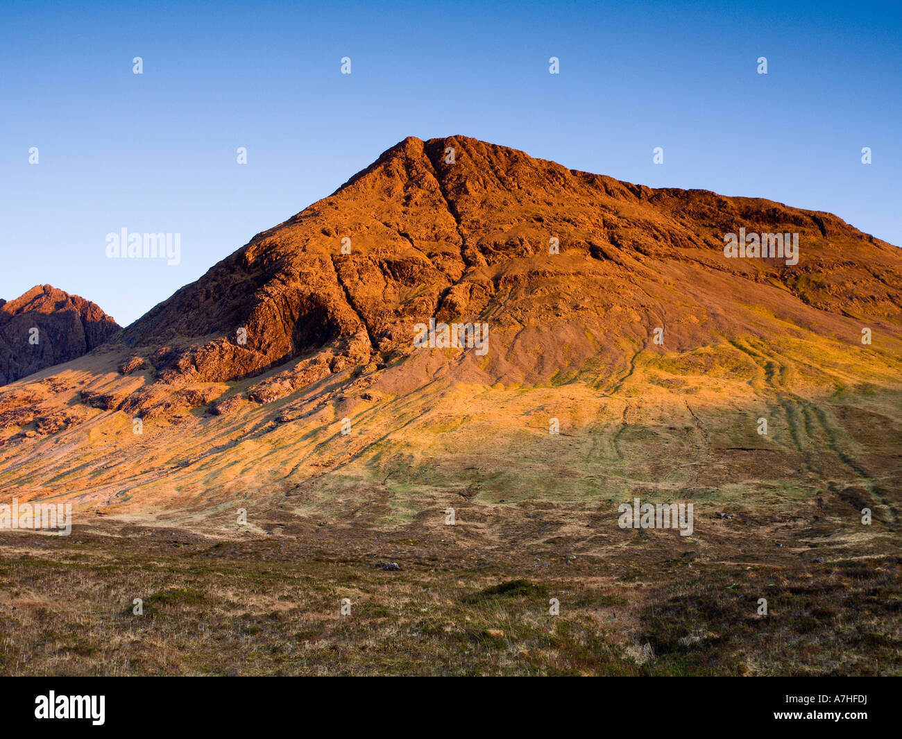 Sgurr Thuilm da Coire na Creiche nel Black Cuillin Minginish Skye Scozia Scotland Foto Stock