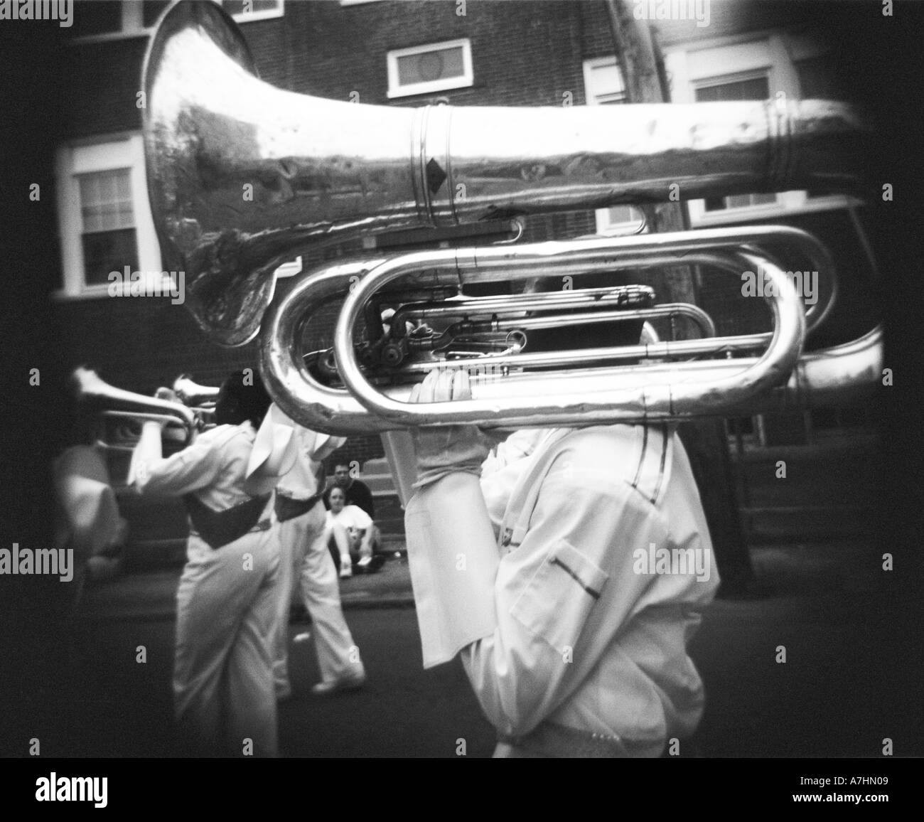 Stati Uniti d'America, Massachusetts, Gloucester. Marching Band. Holga foto. Foto Stock