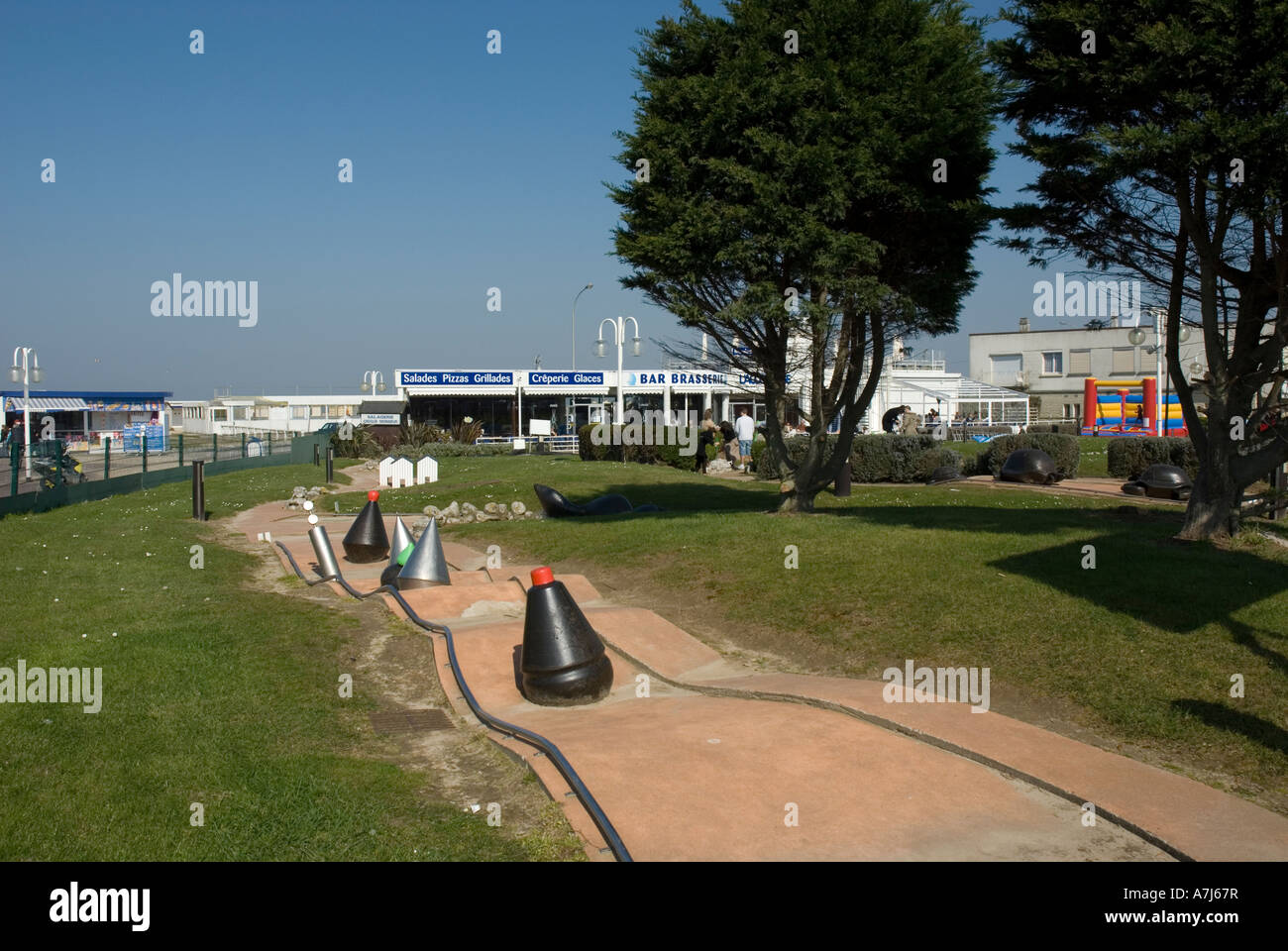 Crazy golf da spiaggia, Ouistreham, Normandia, Francia Foto Stock