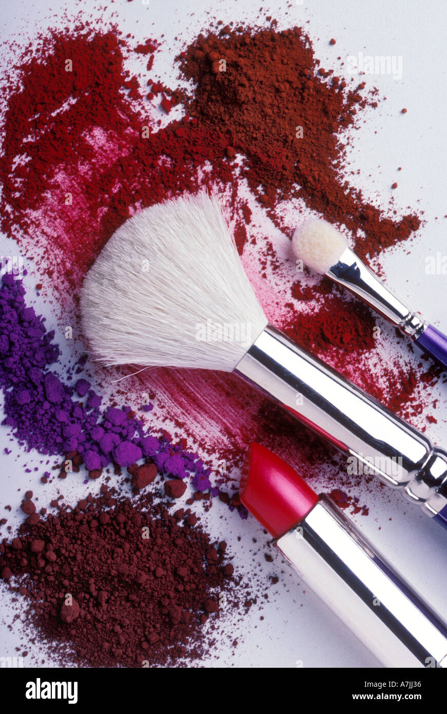 Il rossetto spazzole e polvere per il viso Foto Stock