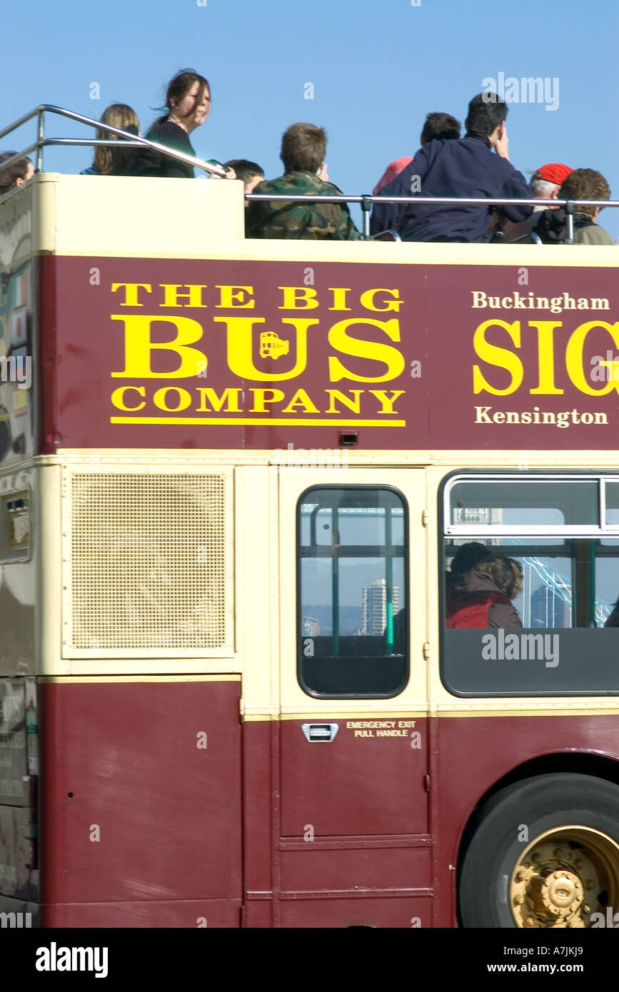 Open Top double decker bus in Londra Foto Stock