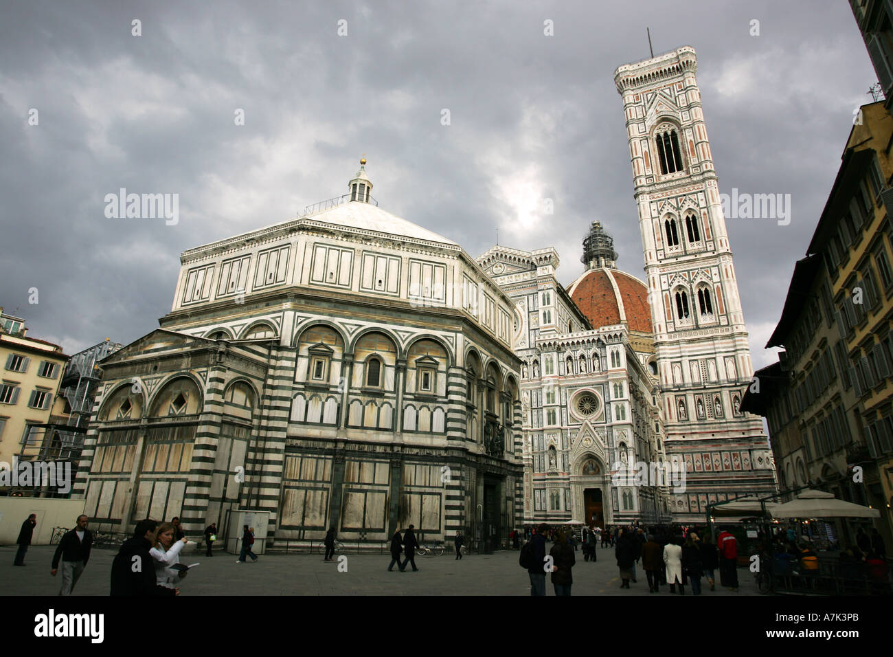 Famosa facciata di marmo di Firenze Duomo il campanile e Bapistry Firenze Toscana Italia Europa UE Foto Stock