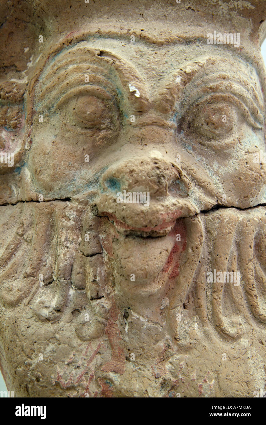 Statua in terracotta del dio Bes, museo greco-romano, Alessandria, Egitto Foto Stock