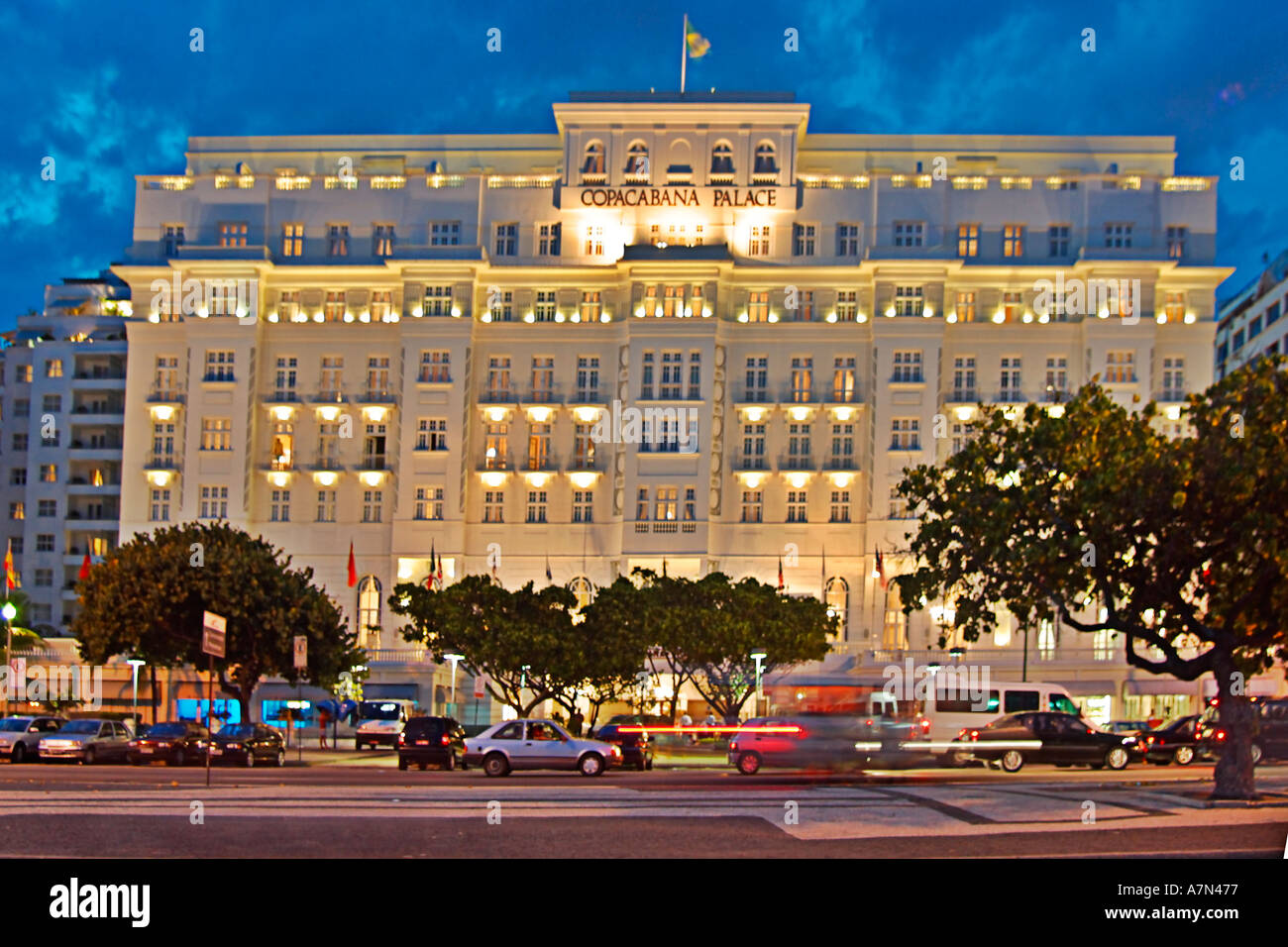 Rio de Janeiro Copacabana Promenade Hotel Copacabana Palace crepuscolo promenade Foto Stock