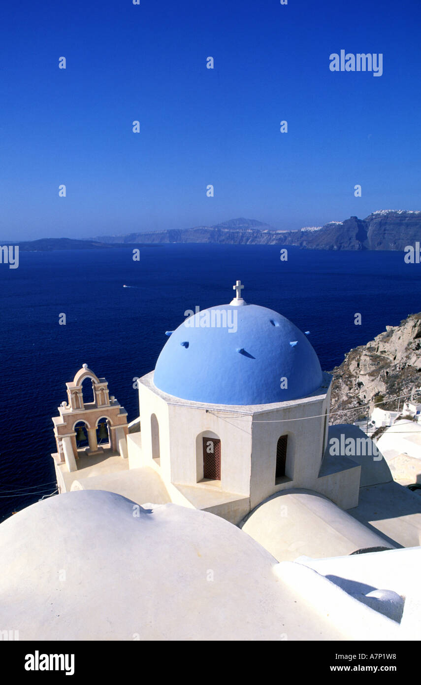 Grecia CICLADI, isola di Santorini, Thira village, cupola di una chiesa ortodossa Foto Stock