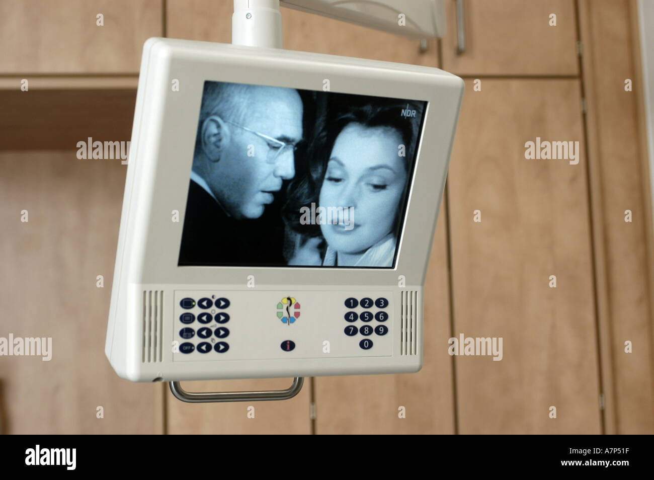 DEU Deutschland Westdeutsches Herzzentrum Essen Klinik fuer Thorax und Kardiovaskulare Chirurgie Klinik fuer Kardiologie Patientenzimmer DEU Germania Ovest Centro cardiaco Essen clinica per pazienti cardiologici WICHTIG Fotos duerfen nicht fuer Werbung PR anderer Kliniken Krankenhaeuser eingesetzt werden Foto Stock